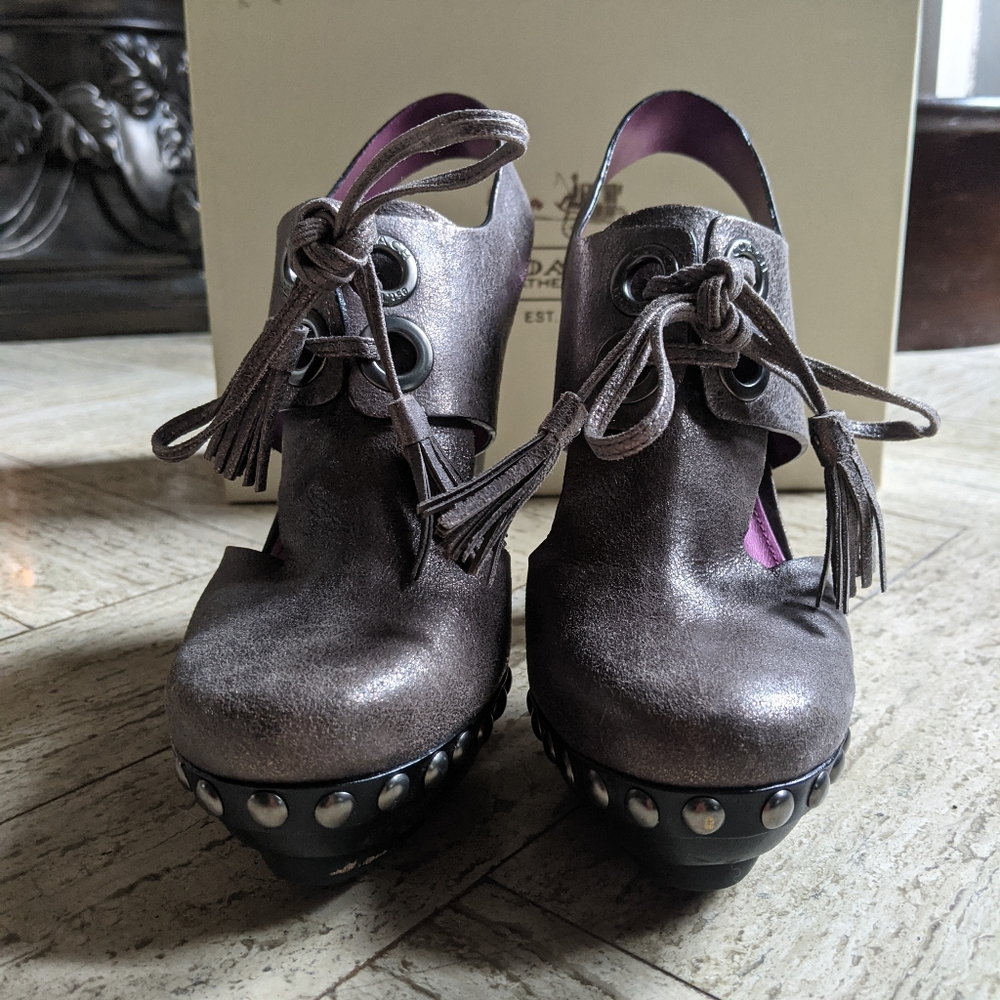 Coach Heels - Picture 4 of 12
